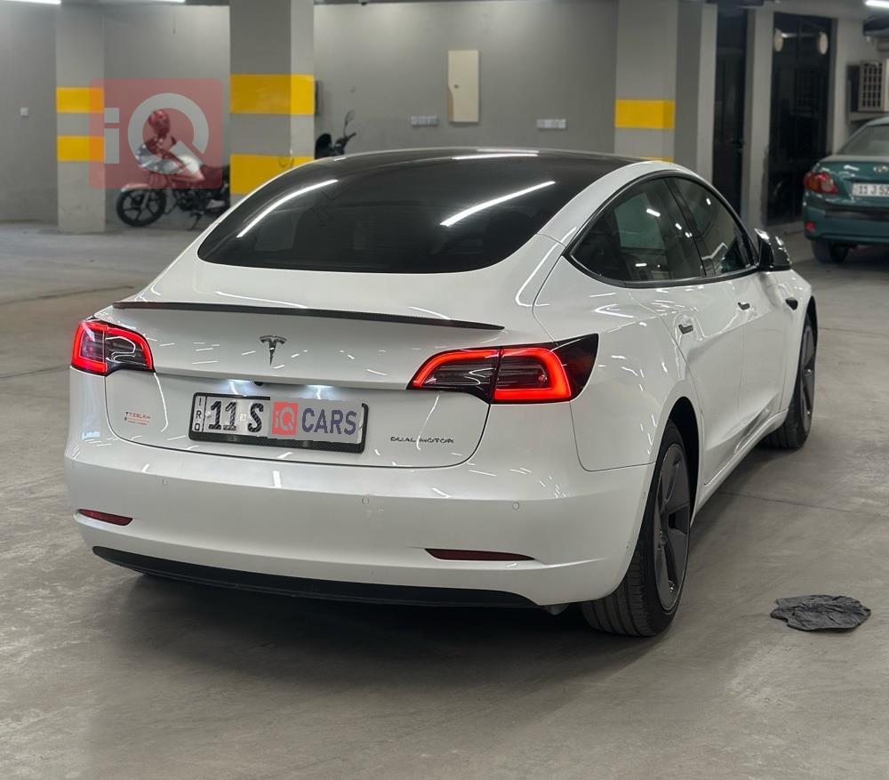 تسلا موديل 3